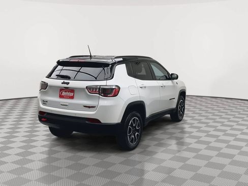 Used 2025 Jeep Compass Trailhawk AWD/4WD image 33