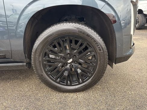 Used 2021 Cadillac Escalade Sport w/ Driver Assist Tech Package image 9