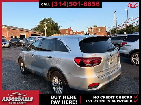 Used 2020 Kia Sorento FWD V6 image 3