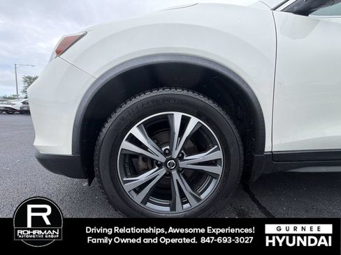 Used 2020 Nissan Rogue SV w/ Premium Package AWD/4WD image 12