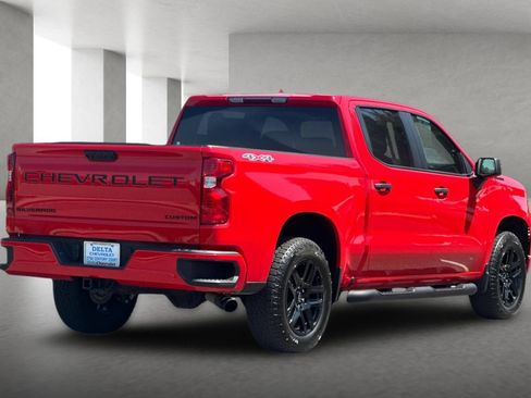 Used 2025 Chevrolet Silverado 1500 Custom w/ Turbomax Blackout Package AWD/4WD image 4