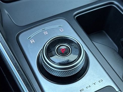 Used 2022 Kia Sorento S image 35