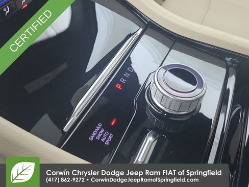 Used 2023 Jeep Grand Cherokee Limited w/ Black Appearance Package image 27