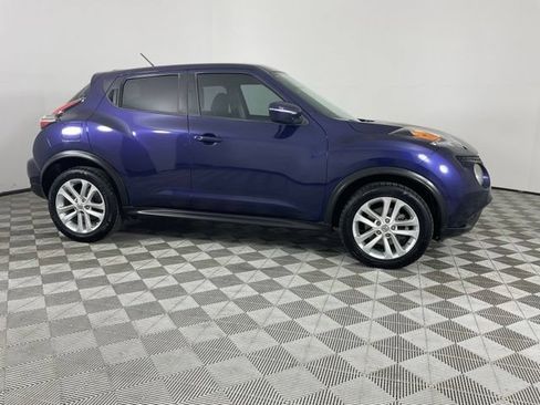 Used 2015 Nissan Juke S FWD image 11