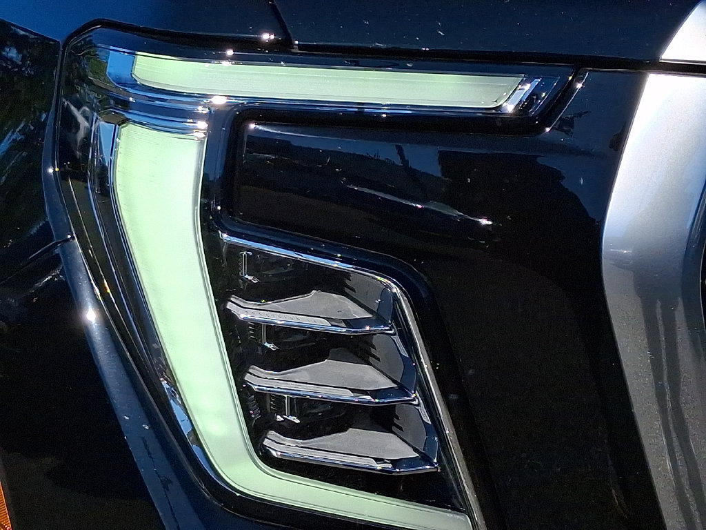 Used 2026 GMC Yukon Denali w/ Sun & Power Step Package AWD/4WD image 9