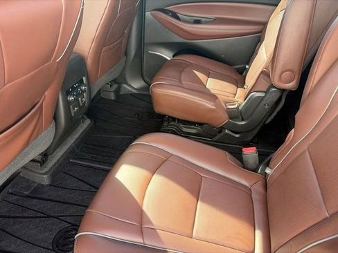 Used 2018 Buick Enclave Avenir w/ Avenir Technology Package AWD/4WD image 31