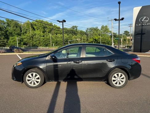 Used 2014 Toyota Corolla LE FWD image 2