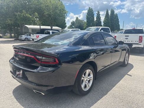 Used 2022 Dodge Charger SXT RWD image 5