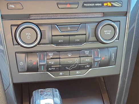 Used 2017 Ford Explorer XLT w/ Equipment Group 202A image 30