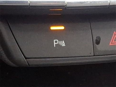 Used 2024 Cadillac XT4 Premium Luxury image 25