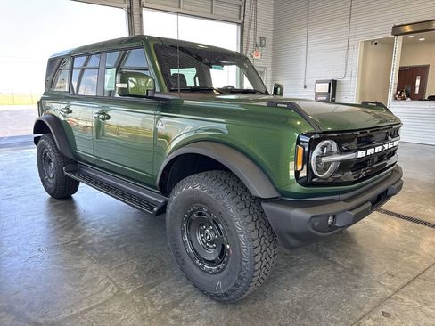 New 2025 Ford Bronco Outer Banks w/ Sasquatch Package image 7