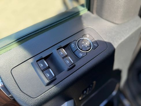 Used 2016 Ford F150 Lariat image 39