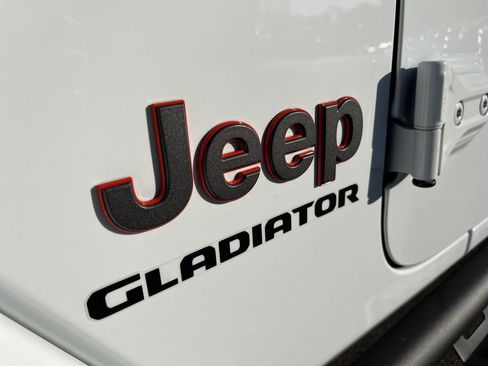 Used 2022 Jeep Gladiator Mojave w/ LED Lighting Group AWD/4WD image 33
