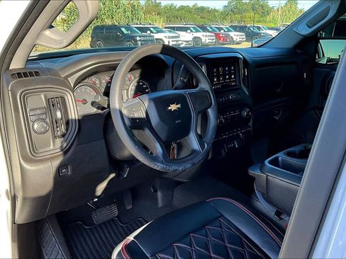 Used 2022 Chevrolet Silverado 1500 Custom image 16