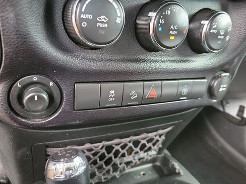 Used 2017 Jeep Wrangler Unlimited Sahara w/ Dual Top Group image 19