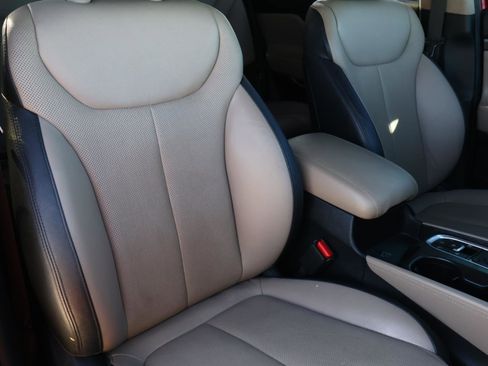 Used 2020 Hyundai Santa Fe Limited image 18