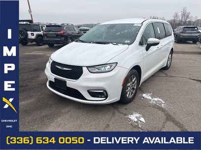 Used 2023 Chrysler Pacifica Touring-L