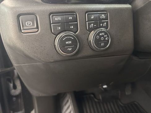 Used 2022 Chevrolet Silverado 1500 LTZ w/ Technology Package image 28