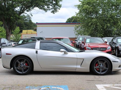 Used 2005 Chevrolet Corvette Coupe w/ Preferred Equipment Group RWD image 5