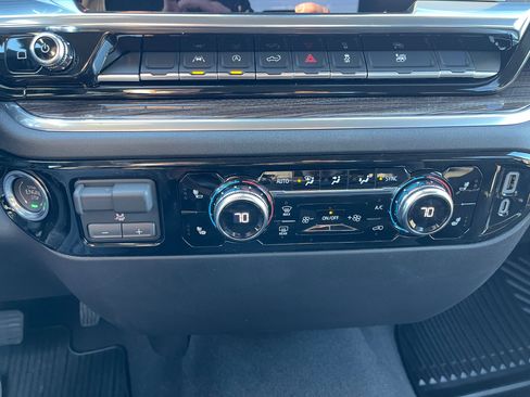 New 2026 GMC Sierra 1500 Elevation image 14