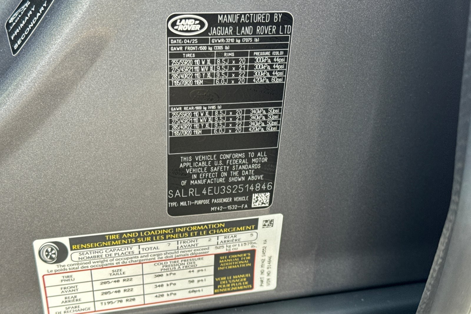 Certified 2025 Land Rover Discovery Dynamic SE AWD/4WD image 35
