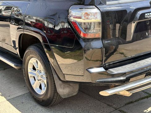Certified 2016 Toyota 4Runner SR5 AWD/4WD image 8