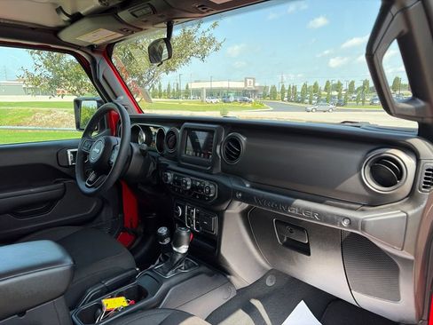 Used 2023 Jeep Wrangler Unlimited Sport AWD/4WD image 23