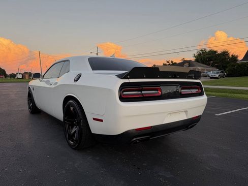 Used 2019 Dodge Challenger SRT Hellcat w/ Laguna Leather Package RWD image 5