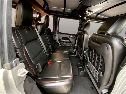 Used 2022 Jeep Wrangler Unlimited Rubicon AWD/4WD image 17