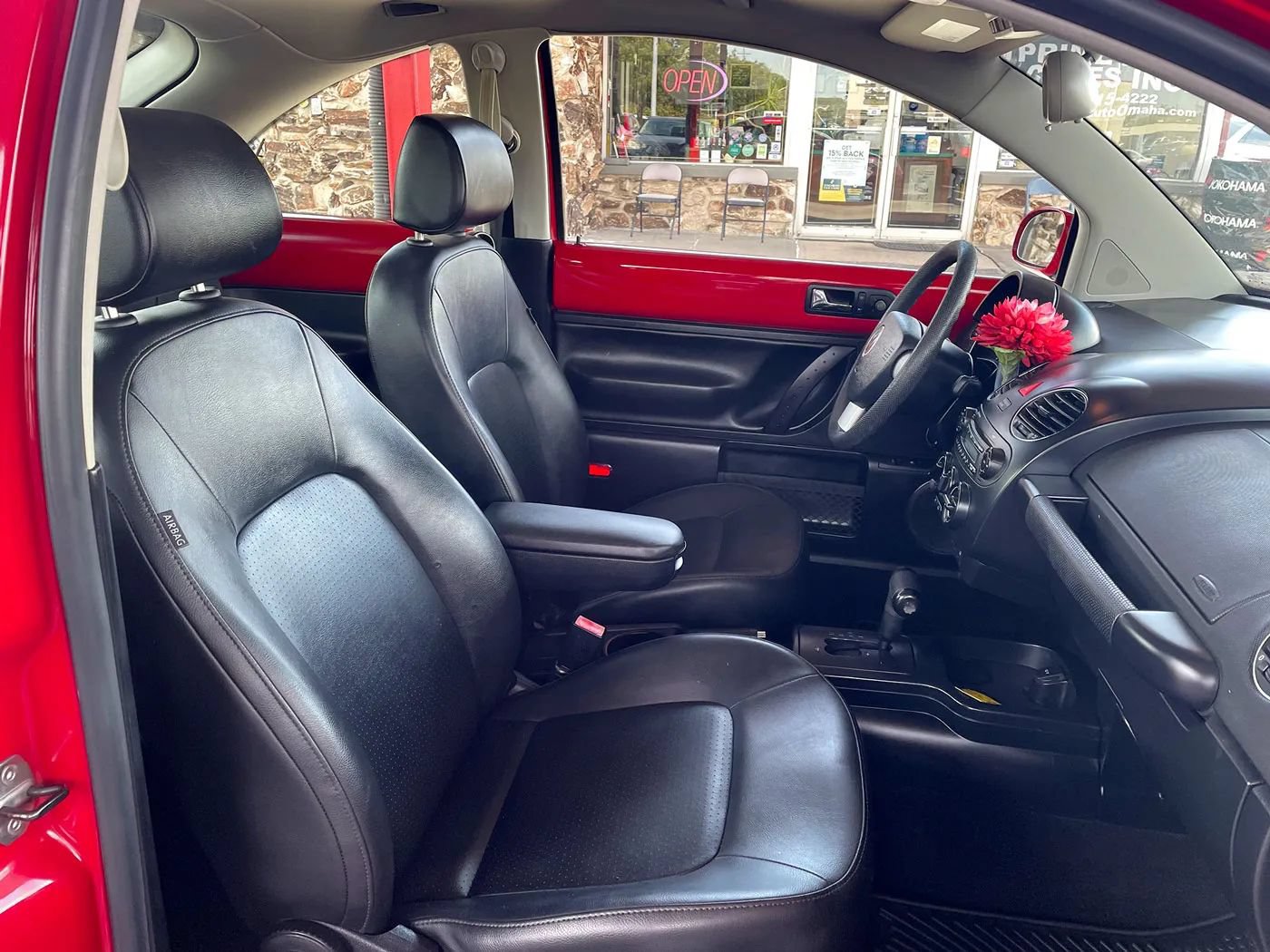 Used 2010 Volkswagen Beetle Coupe FWD image 12