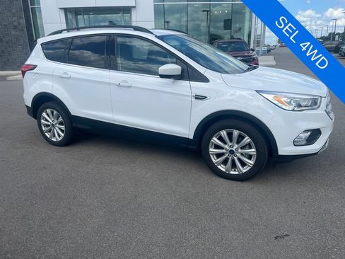 Used 2019 Ford Escape SEL AWD/4WD image 2