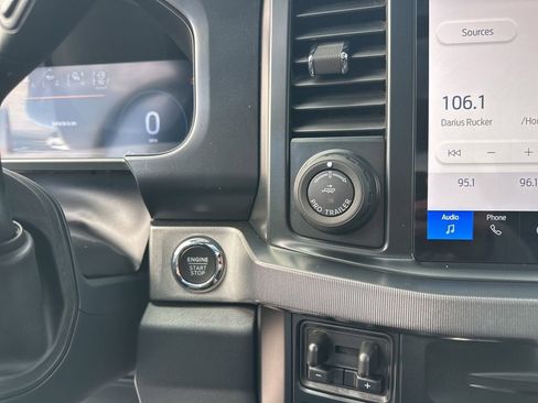 Used 2024 Ford F250 Platinum image 34