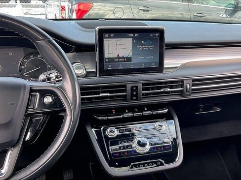 Used 2022 Lincoln Corsair AWD w/ Premium Package image 5