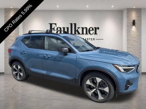 Used 2023 Volvo XC40 B5 Plus w/ Driver Assist Package AWD/4WD image 1