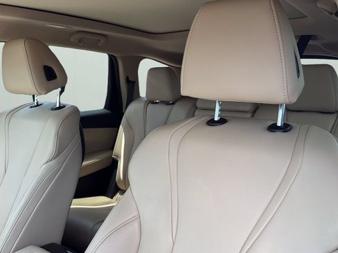 Used 2022 Acura MDX SH-AWD image 9