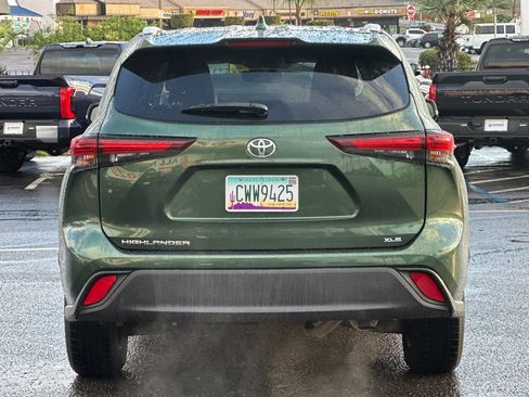 Used 2024 Toyota Highlander XLE image 4