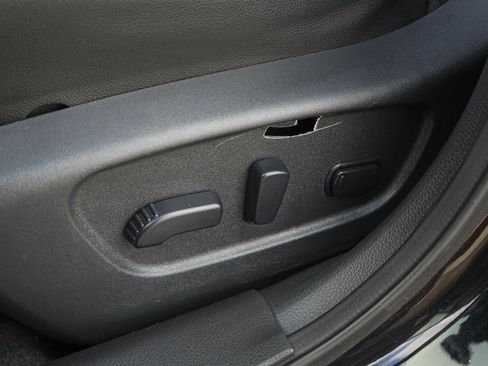 Used 2019 Nissan Rogue SL image 12