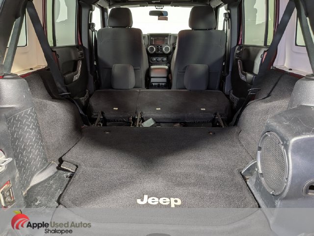Used 2011 Jeep Wrangler Unlimited Sahara AWD/4WD image 9