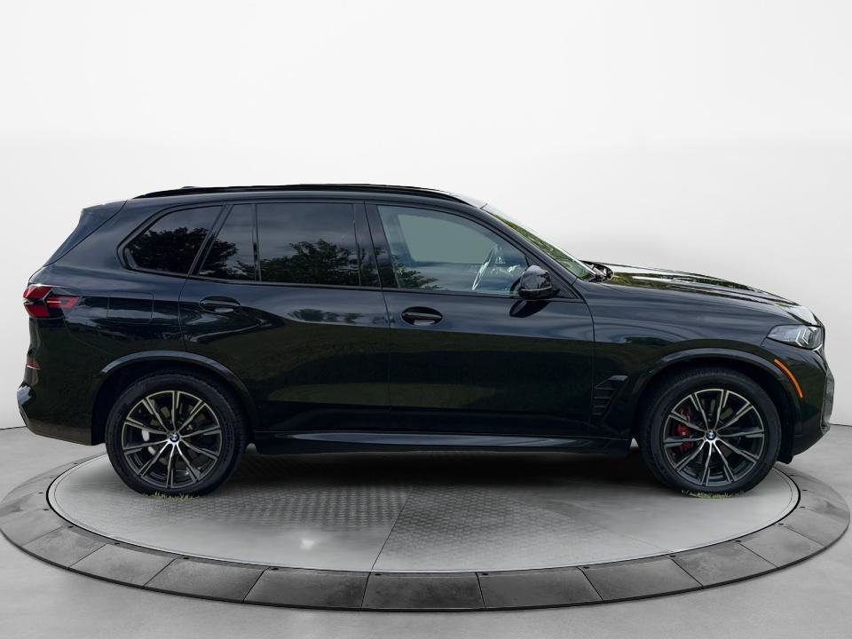 Used 2024 BMW X5 xDrive40i w/ M Sport Package AWD/4WD image 8