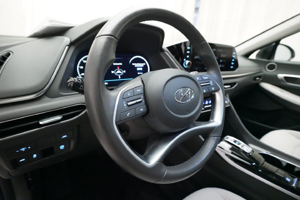 Used 2023 Hyundai Sonata SEL w/ Convenience Package FWD image 8
