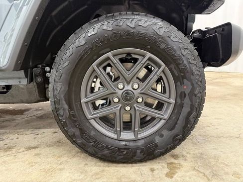 New 2026 Jeep Gladiator Sport AWD/4WD image 23