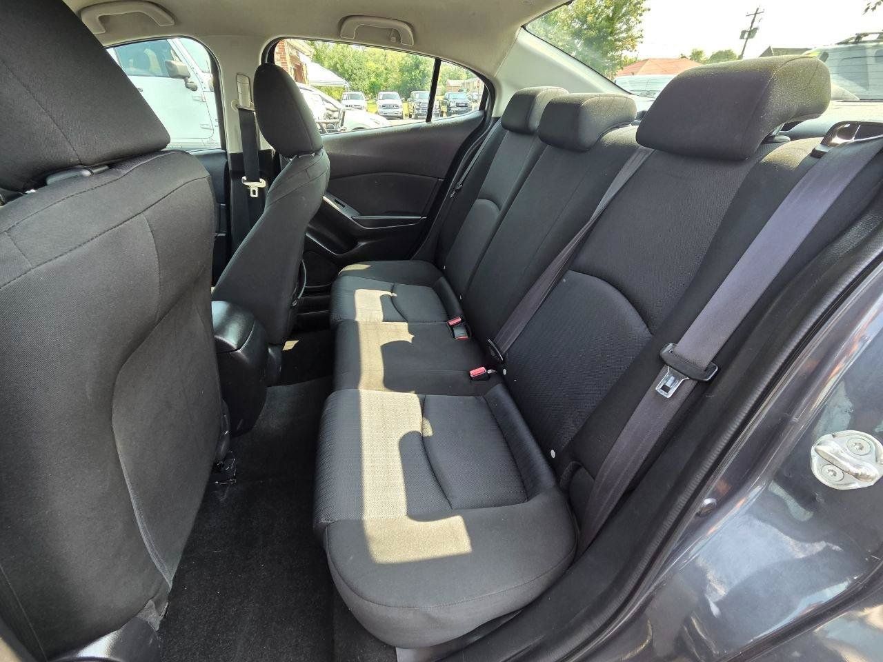 Used 2015 MAZDA MAZDA3 i Sport FWD image 15