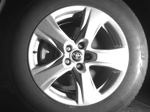 Used 2025 Toyota Highlander LE image 12