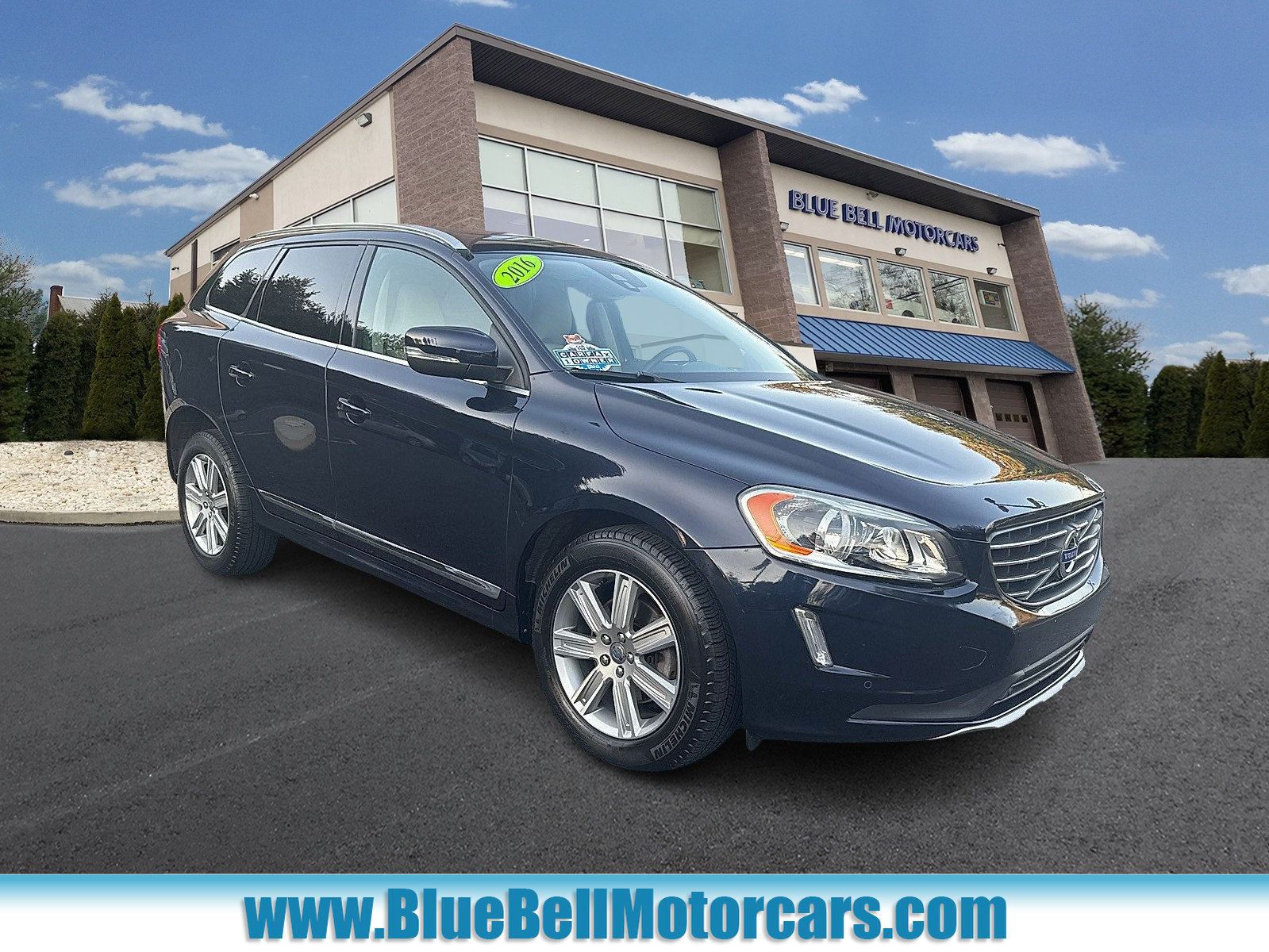 Used 2016 Volvo XC60 T6 w/ Proximity Package AWD/4WD image 1