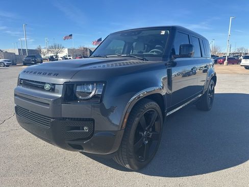 Used 2025 Land Rover Defender 110 V8 image 1