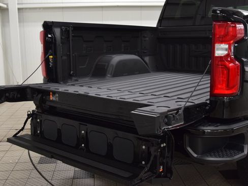 Used 2024 Chevrolet Silverado 1500 ZR2 w/ Technology Package AWD/4WD image 25