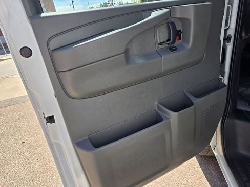 Used 2011 Chevrolet Express 1500 AWD image 15