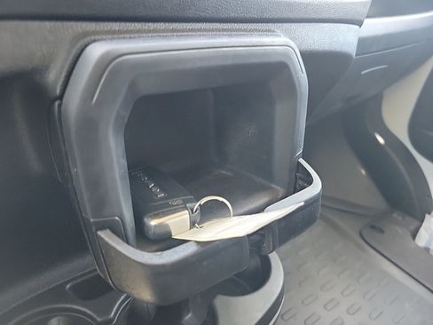 Used 2024 RAM ProMaster 2500 w/ Convenience Group image 32