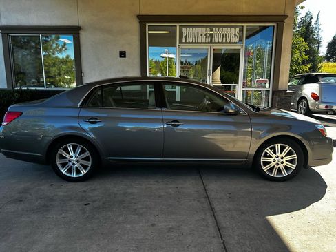 Used 2006 Toyota Avalon Limited FWD image 9