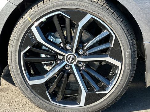 New 2025 Nissan Altima 2.5 SR w/ SR Premium Package image 30